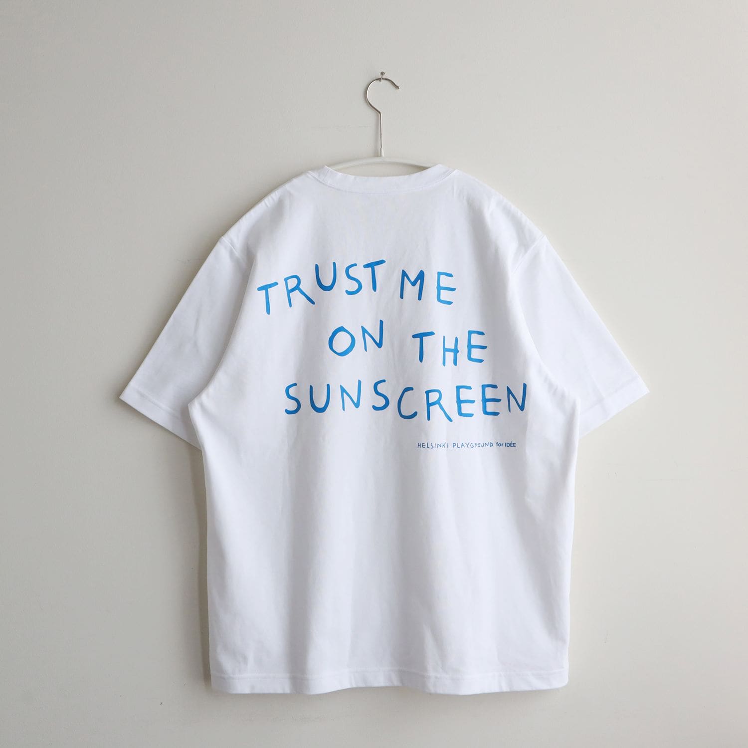 ［ＩＤＥＥ］Ｈｅｌｓｉｎｋｉ　Ｐｌａｙｇｒｏｕｎｄ　Ｔシャツ　Ｓｕｎ