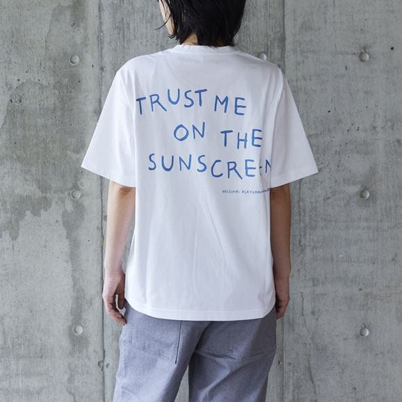 ［ＩＤＥＥ］Ｈｅｌｓｉｎｋｉ　Ｐｌａｙｇｒｏｕｎｄ　Ｔシャツ　Ｓｕｎ