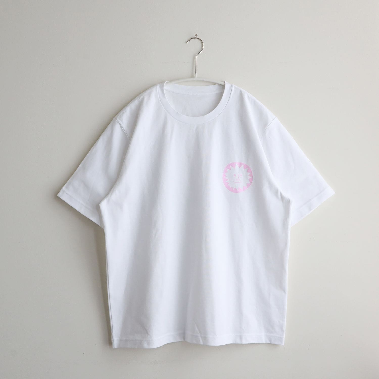 ［ＩＤＥＥ］Ｈｅｌｓｉｎｋｉ　Ｐｌａｙｇｒｏｕｎｄ　Ｔシャツ　Ｓｕｎ