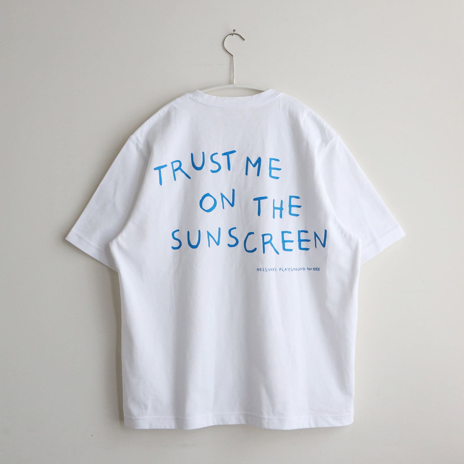 ［ＩＤＥＥ］Ｈｅｌｓｉｎｋｉ　Ｐｌａｙｇｒｏｕｎｄ　Ｔシャツ　Ｓｕｎ