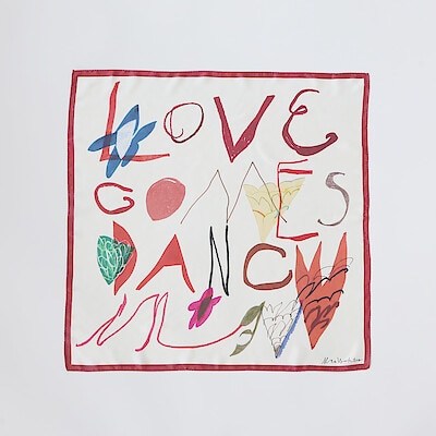 ［ＩＤＥＥ］オリジナルシルクスカーフ　Ｌｏｖｅ　Ｃｏｍｅｓ　Ｄａｎｃｉｎｇ