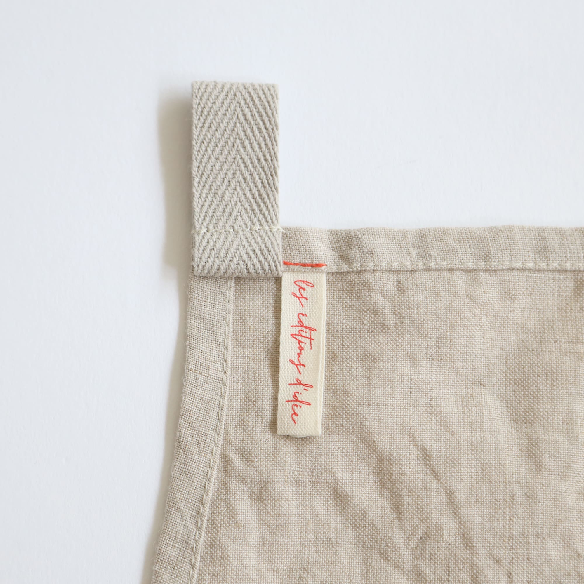 ［ＩＤＥＥ］ａ　ｔａｂｌｅ　ｌｉｎｅｎ　エプロン　エクリュ