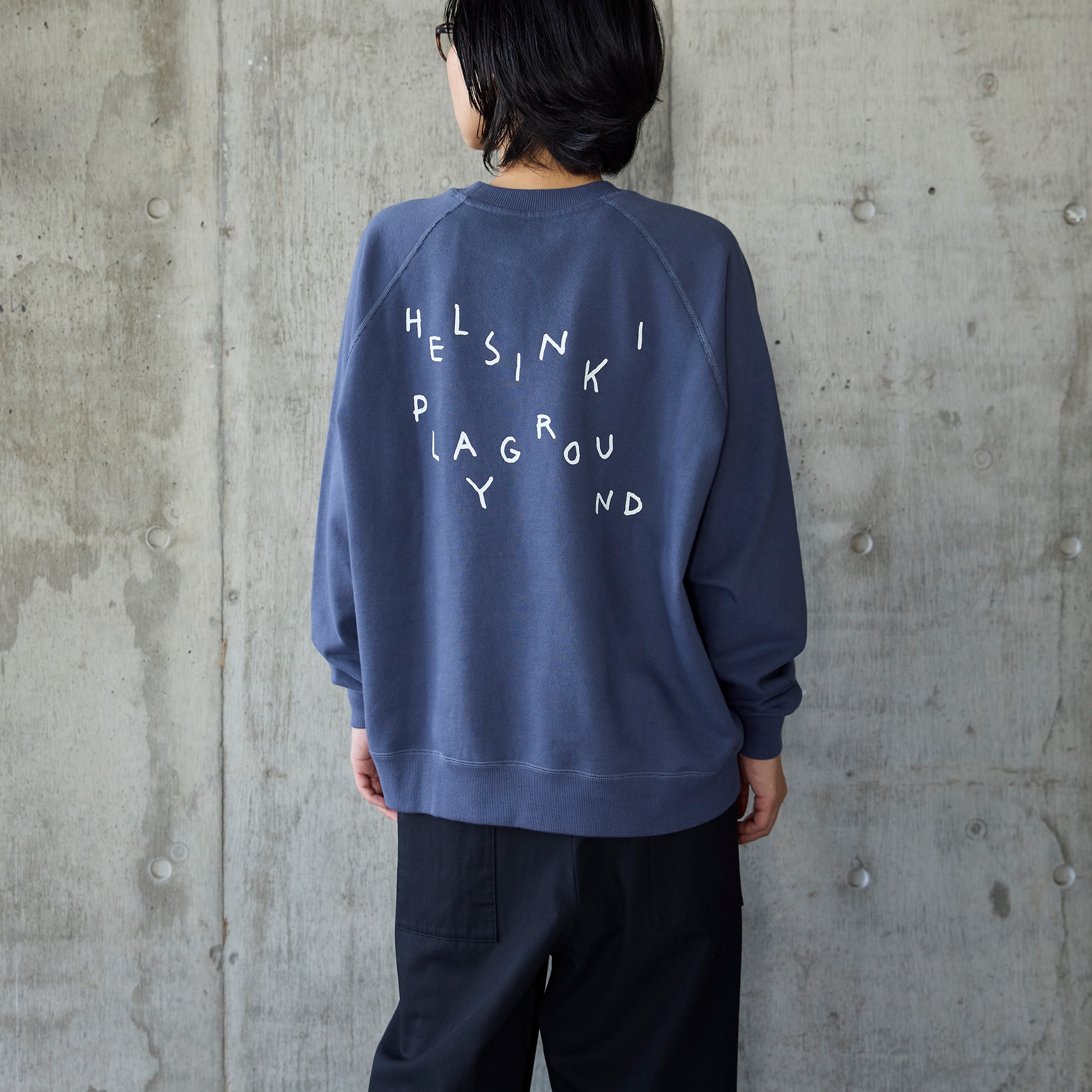 ［ＩＤＥＥ］Ｈｅｌｓｉｎｋｉ　Ｐｌａｙｇｒｏｕｎｄ　スウェット　Ｎａｖｙ　Ｍ