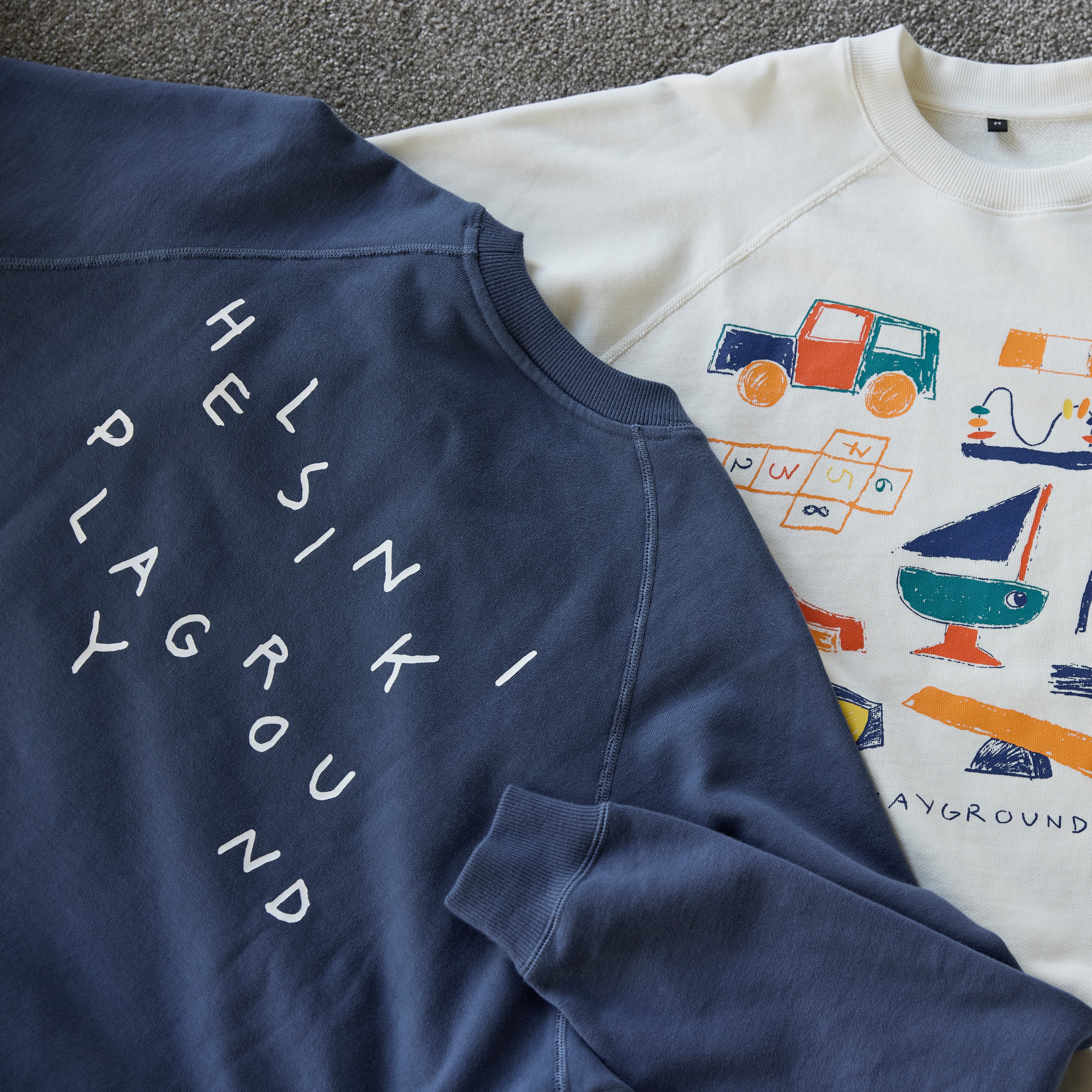 ［ＩＤＥＥ］Ｈｅｌｓｉｎｋｉ　Ｐｌａｙｇｒｏｕｎｄ　スウェット　Ｎａｖｙ　Ｍ