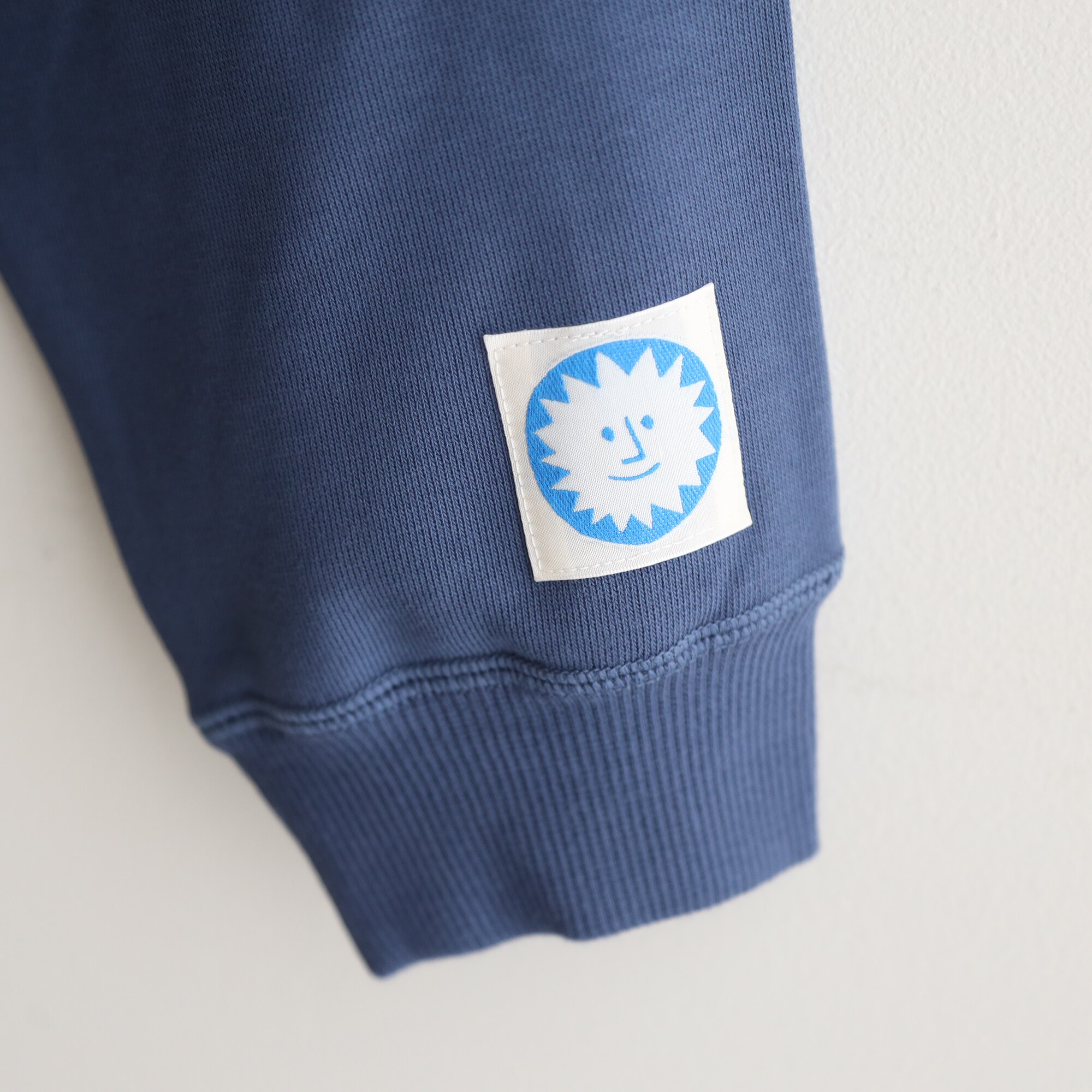 ［ＩＤＥＥ］Ｈｅｌｓｉｎｋｉ　Ｐｌａｙｇｒｏｕｎｄ　スウェット　Ｎａｖｙ　Ｌ