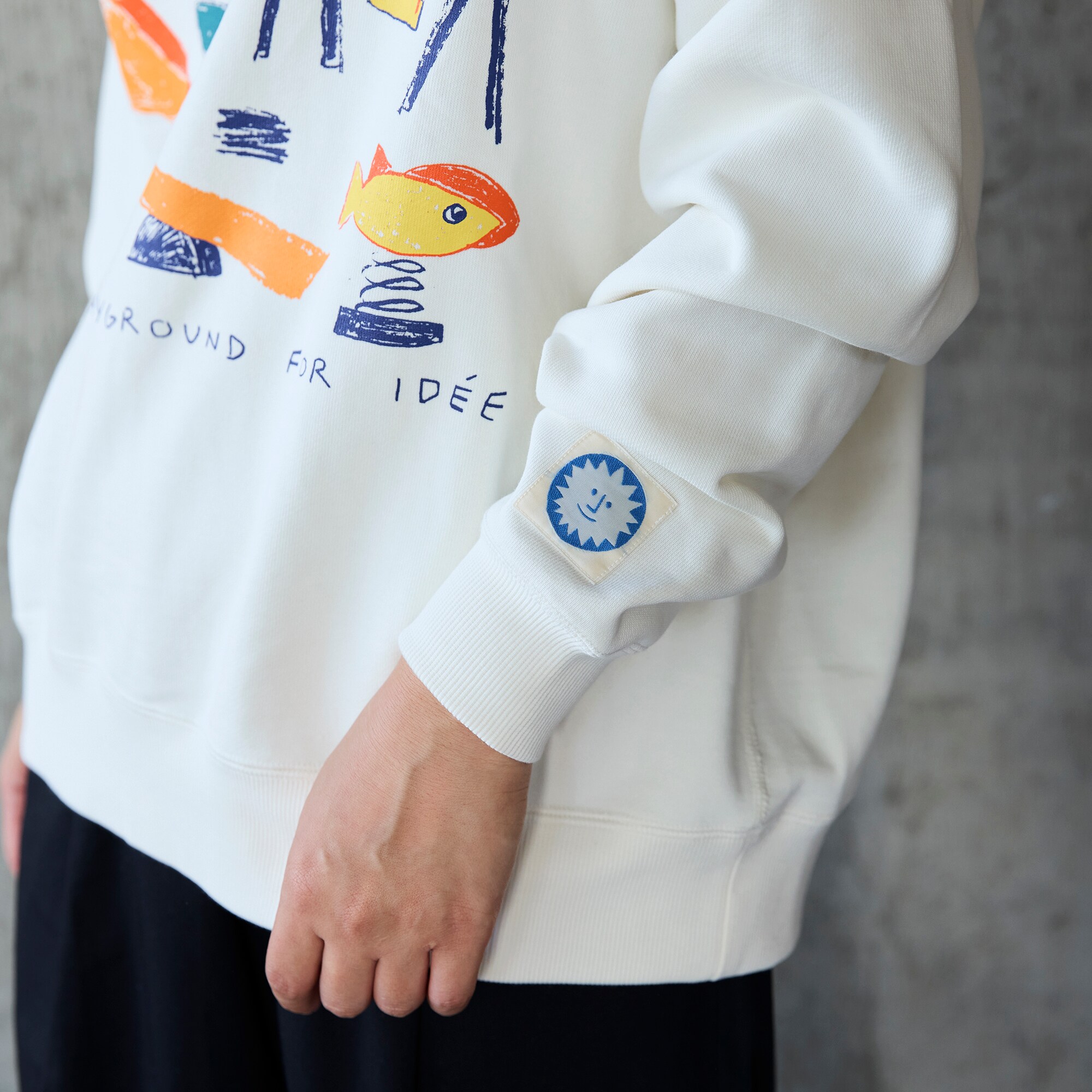 ［ＩＤＥＥ］Ｈｅｌｓｉｎｋｉ　Ｐｌａｙｇｒｏｕｎｄ　スウェット　Ｉｖｏｒｙ　Ｍ
