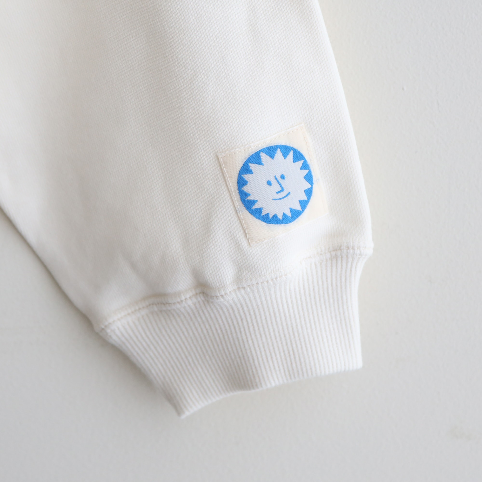 ［ＩＤＥＥ］Ｈｅｌｓｉｎｋｉ　Ｐｌａｙｇｒｏｕｎｄ　スウェット　Ｉｖｏｒｙ　Ｌ