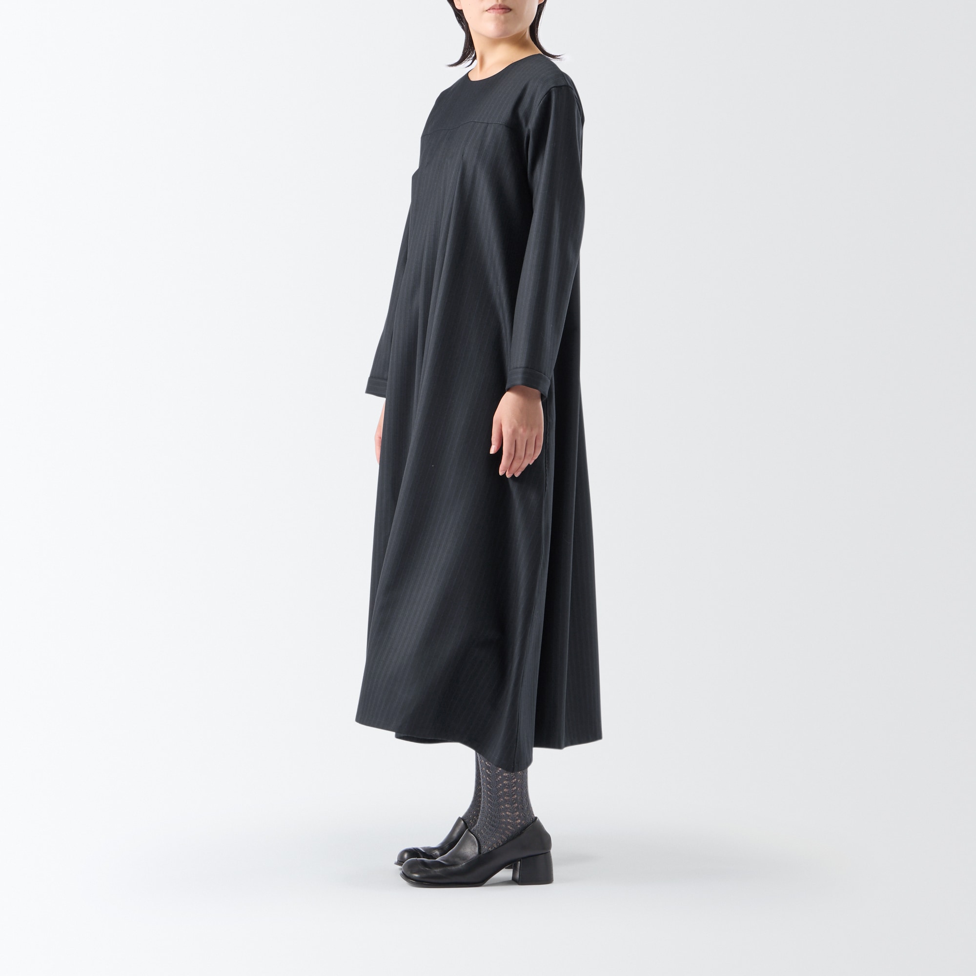 ［ＩＤＥＥ］Ｈ＆　ｂｙ　ＰＯＯＬ　フロントギャザーワンピース　グレーストライプ