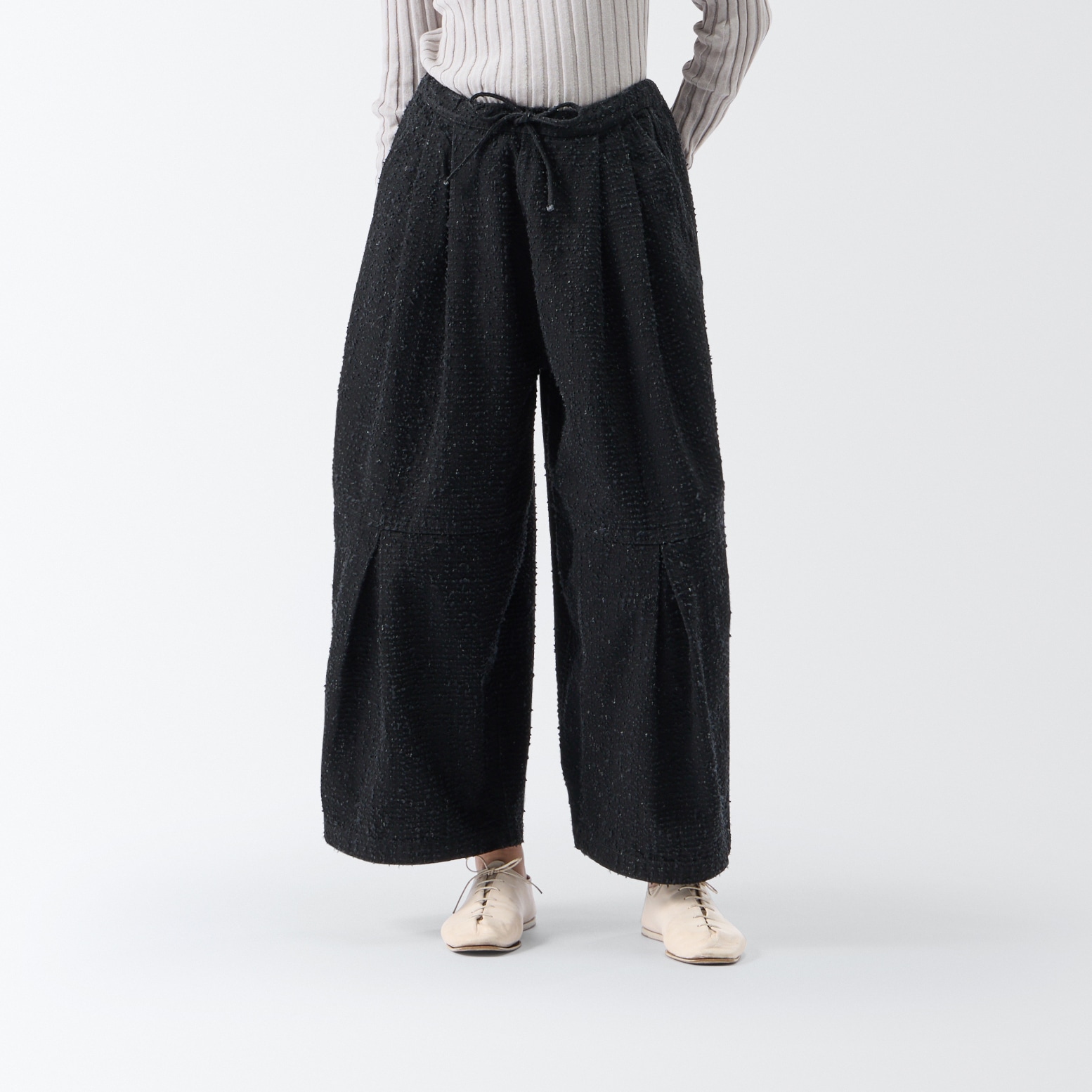 ［ＩＤＥＥ］Ｈ＆　ｂｙ　ＰＯＯＬ　デニムワイドパンツ　ニードルブラック