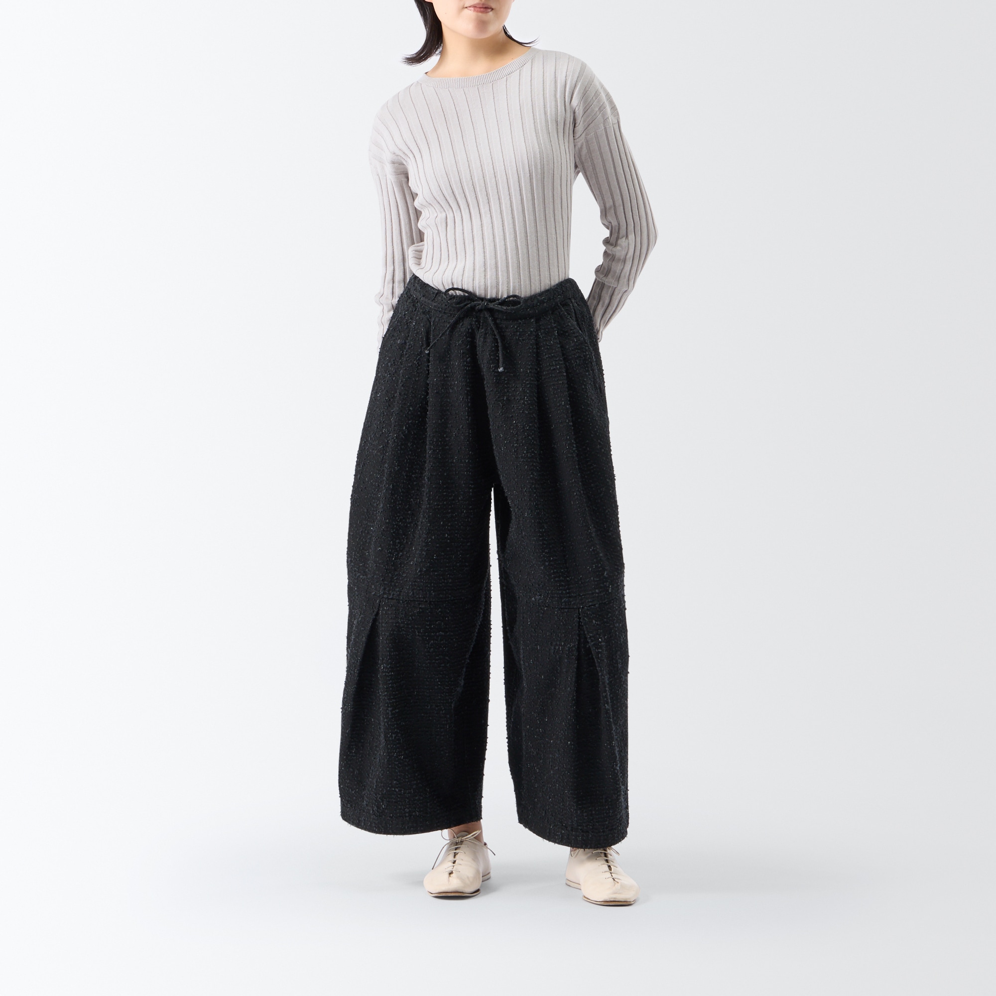 ［ＩＤＥＥ］Ｈ＆　ｂｙ　ＰＯＯＬ　デニムワイドパンツ　ニードルブラック