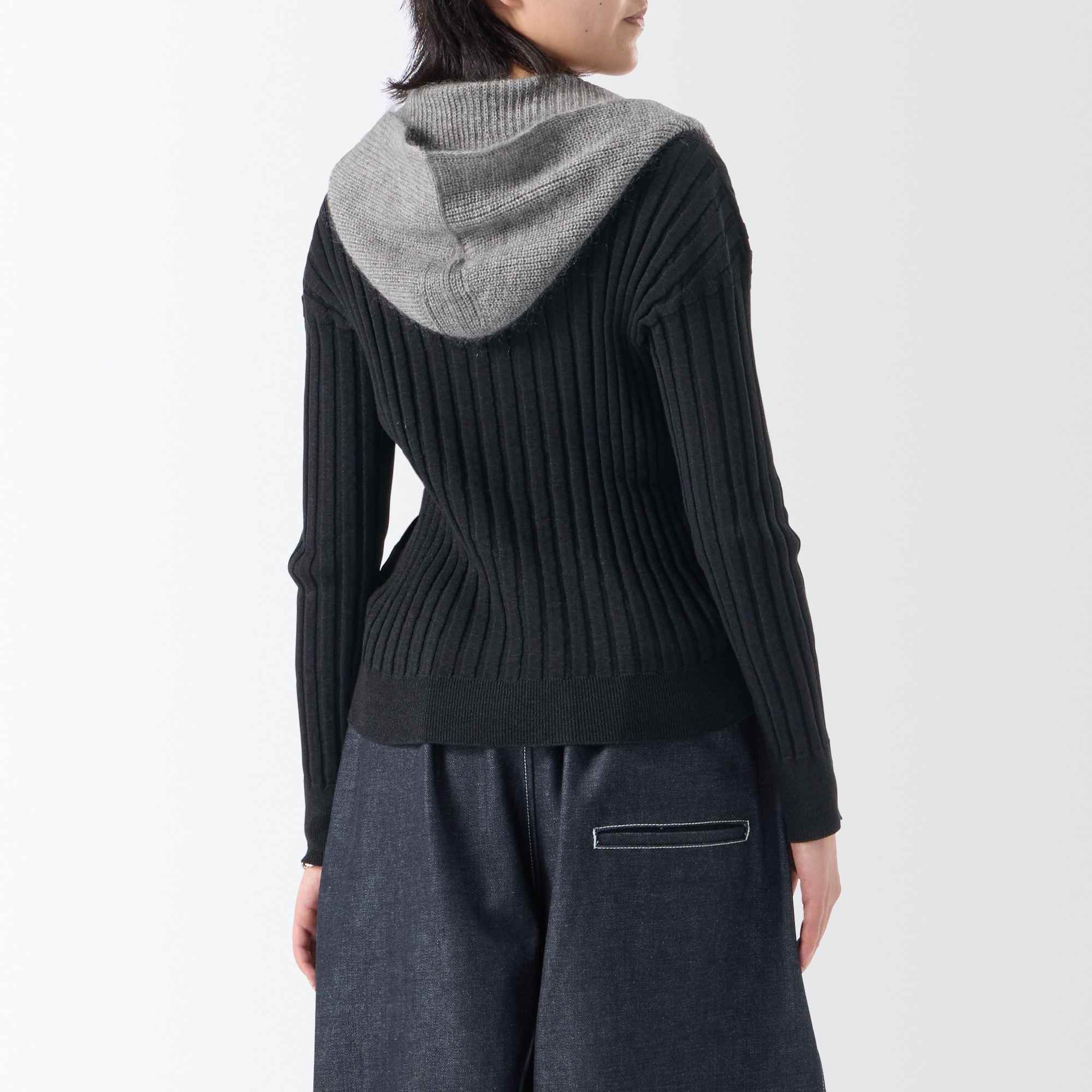 ［ＩＤＥＥ］Ｈ＆　ｂｙ　ＰＯＯＬ　モヘヤフードマフラー　ブラック