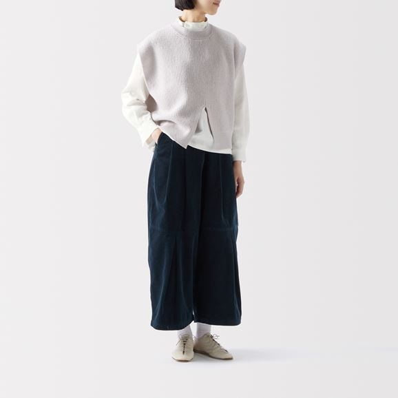［ＩＤＥＥ］Ｈ＆　ｂｙ　ＰＯＯＬ　ワイドパンツ　ネイビーコーデュロイ