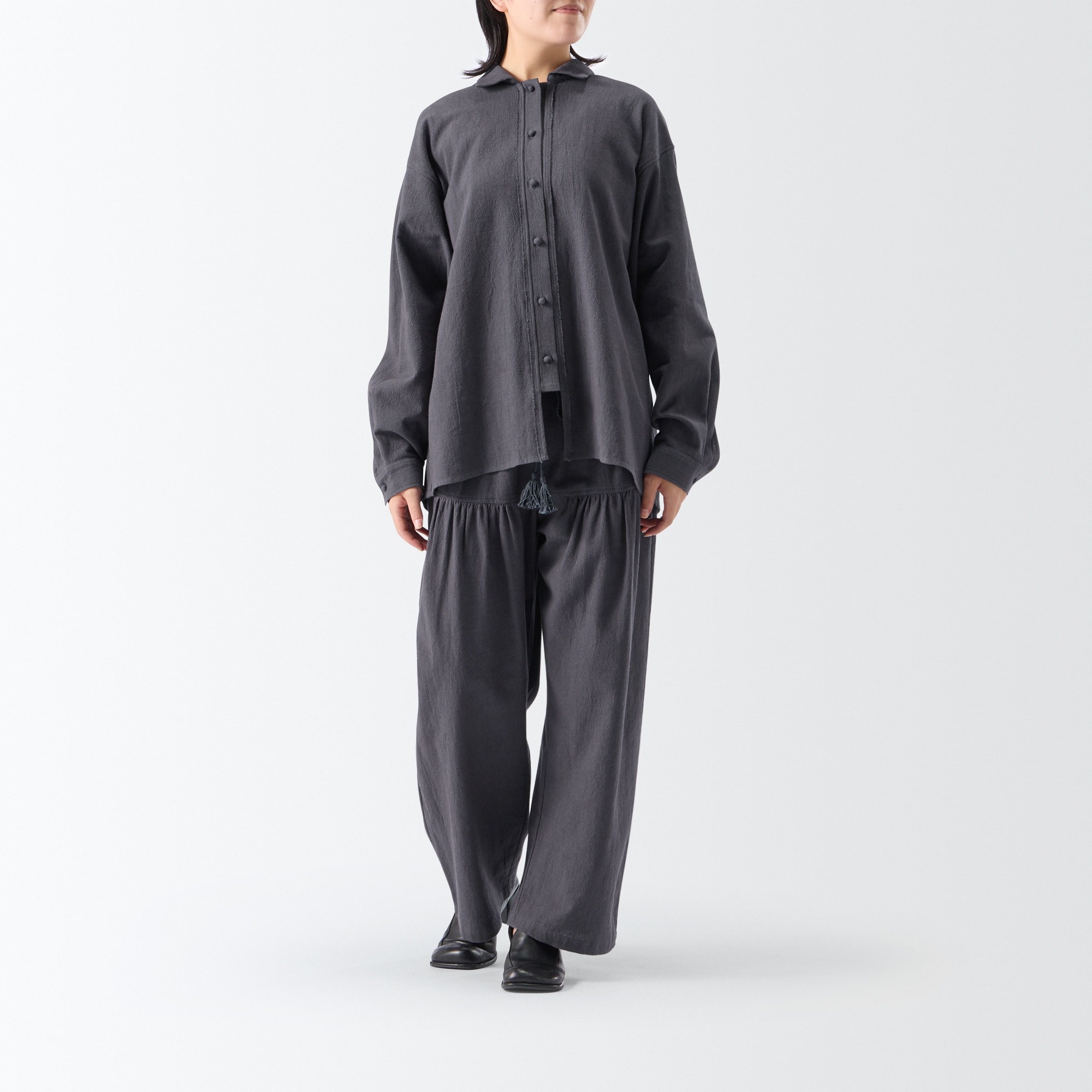 ［ＩＤＥＥ］ＫＡＬ　シャツ　チャコール　Ｍ