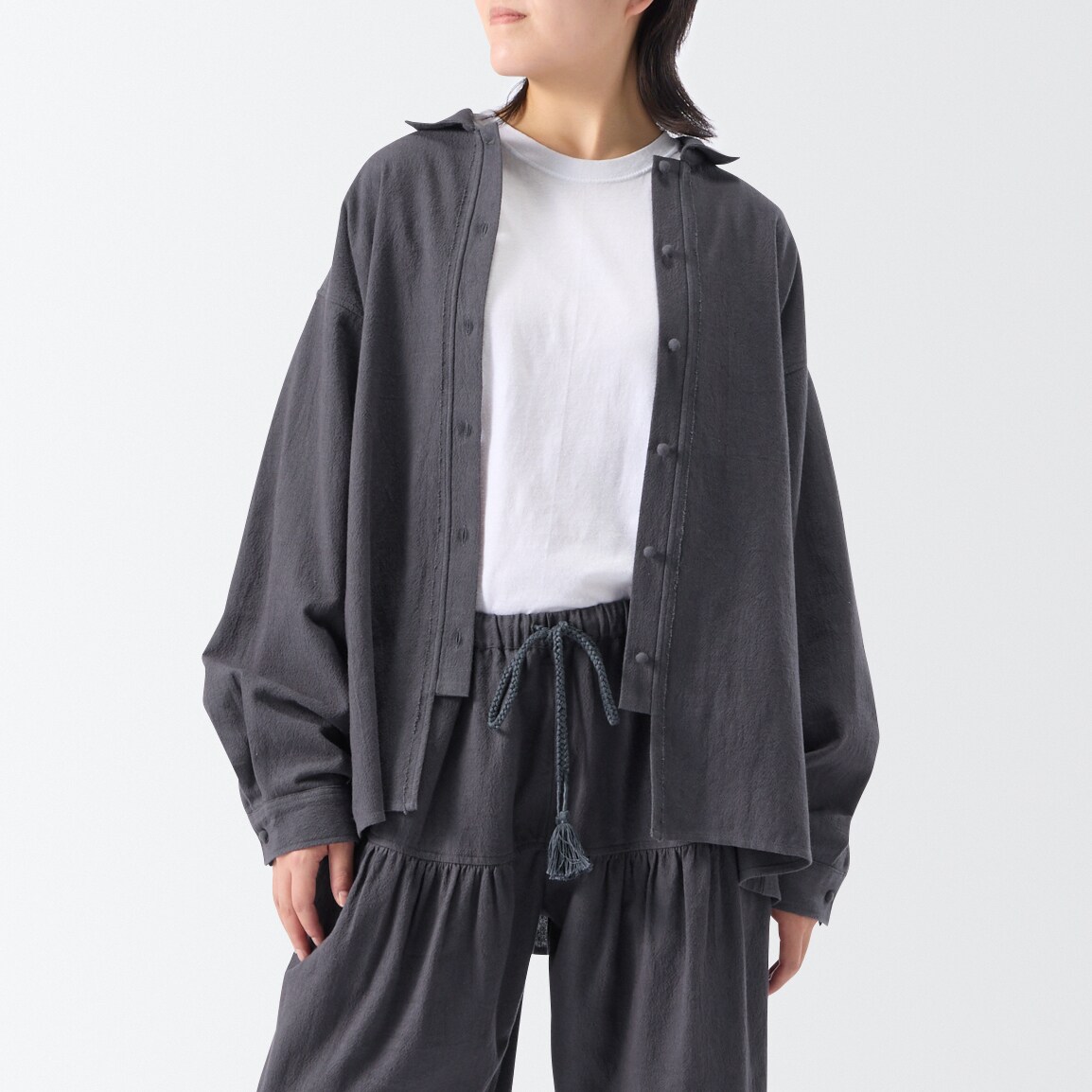 ［ＩＤＥＥ］ＫＡＬ　シャツ　チャコール　Ｌ