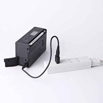 充電ラジオ（ＬＥＤライト・時計機能付）