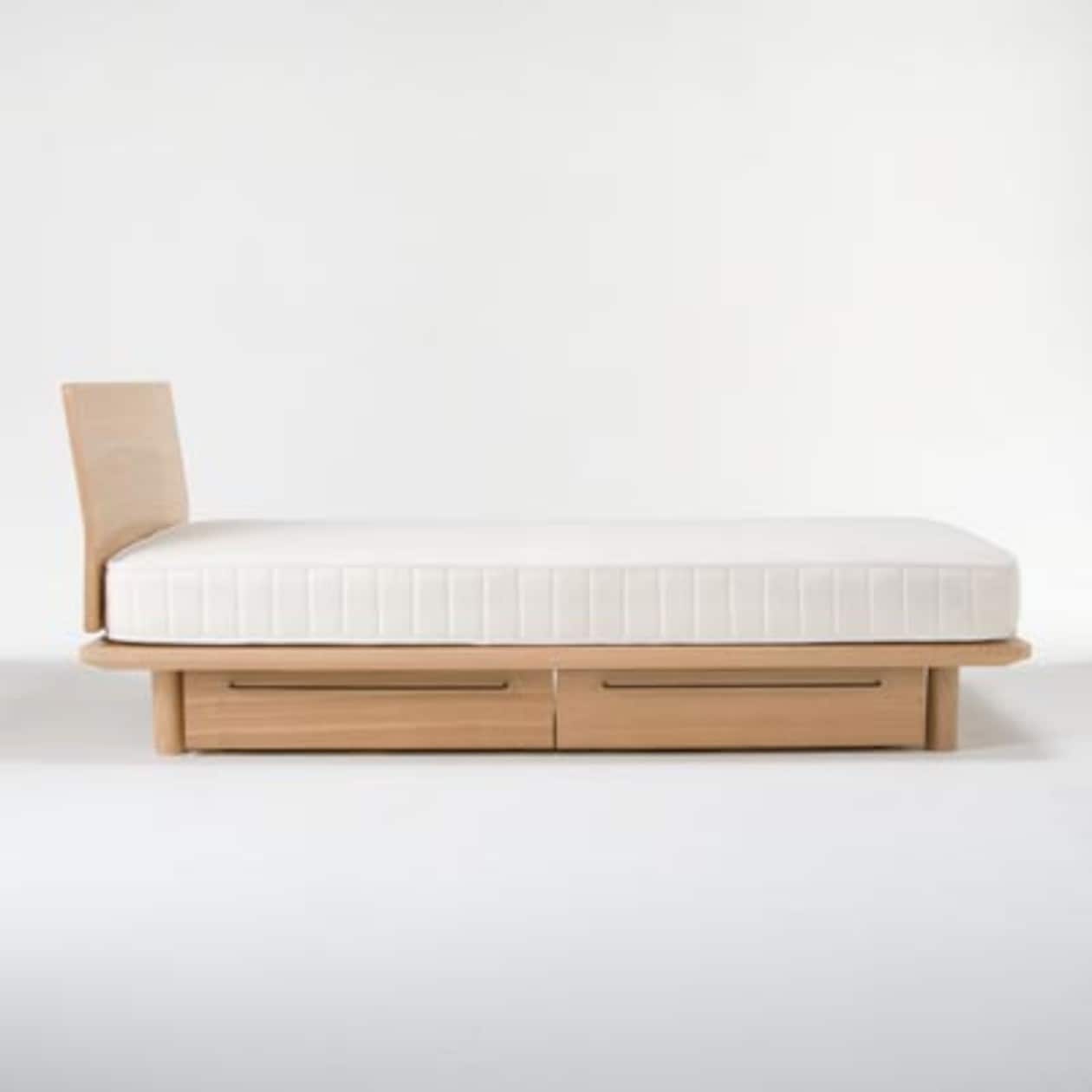 木製ベッドフレーム・スモール・タモ材／ナチュラル