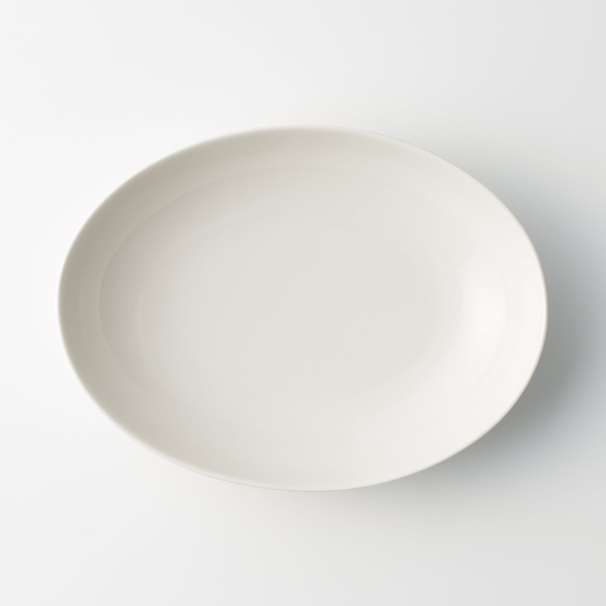 磁器ベージュ楕円皿・大