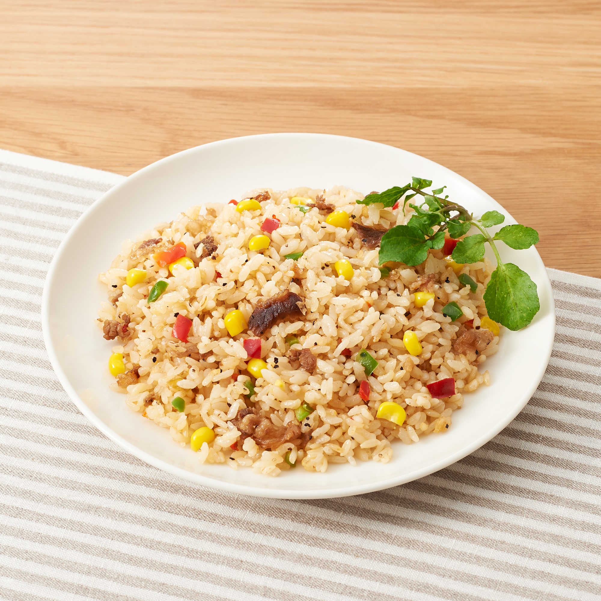 磁器ベージュ皿・大