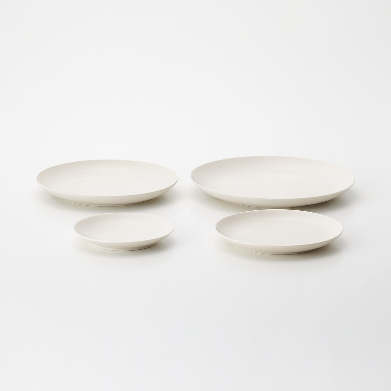 磁器ベージュ皿・中 約直径１９×高さ２ｃｍ | 磁器ベージュ 食器 通販 | 無印良品