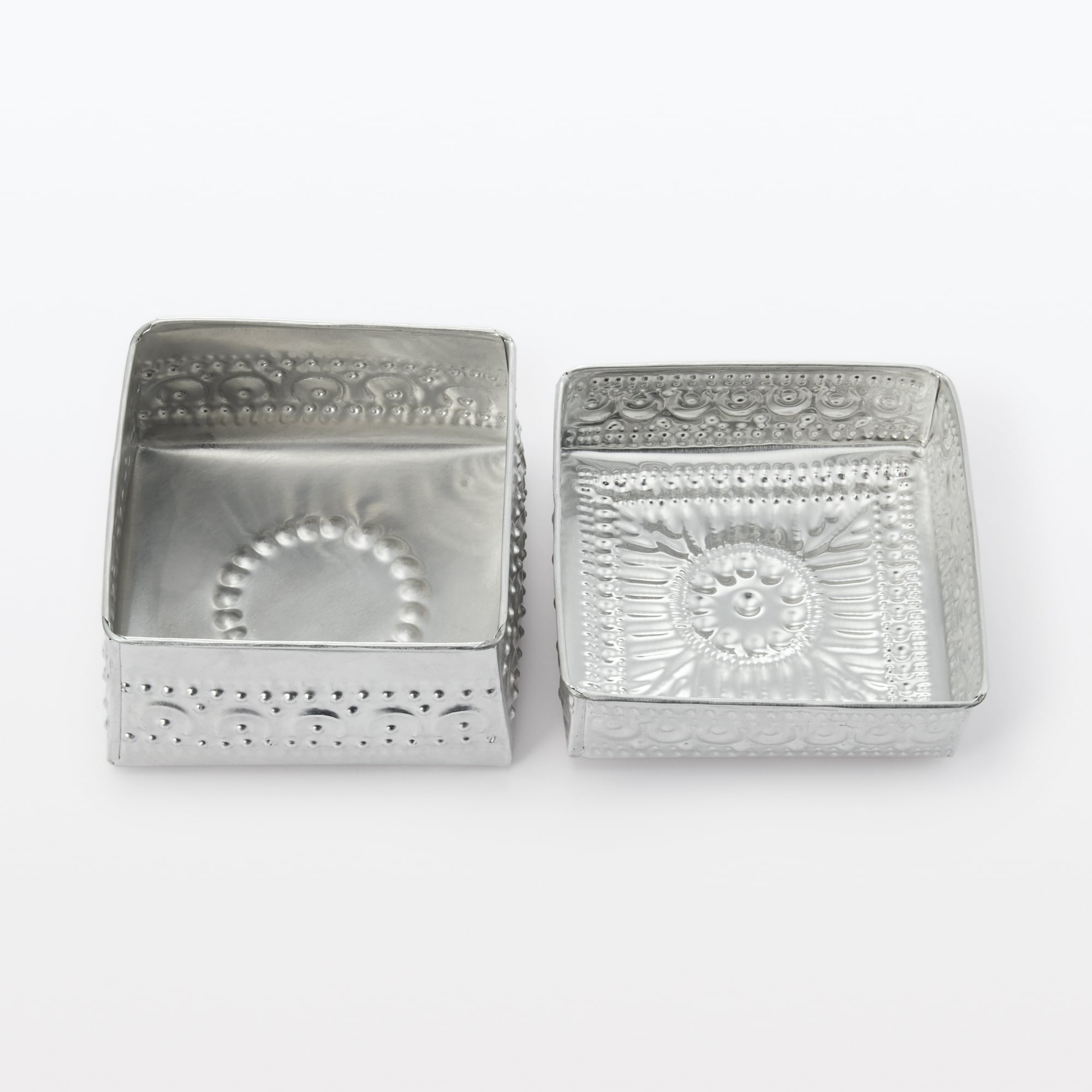 アルミの小箱　中