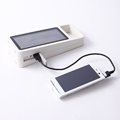 ソーラー充電器・ＬＥＤライト付