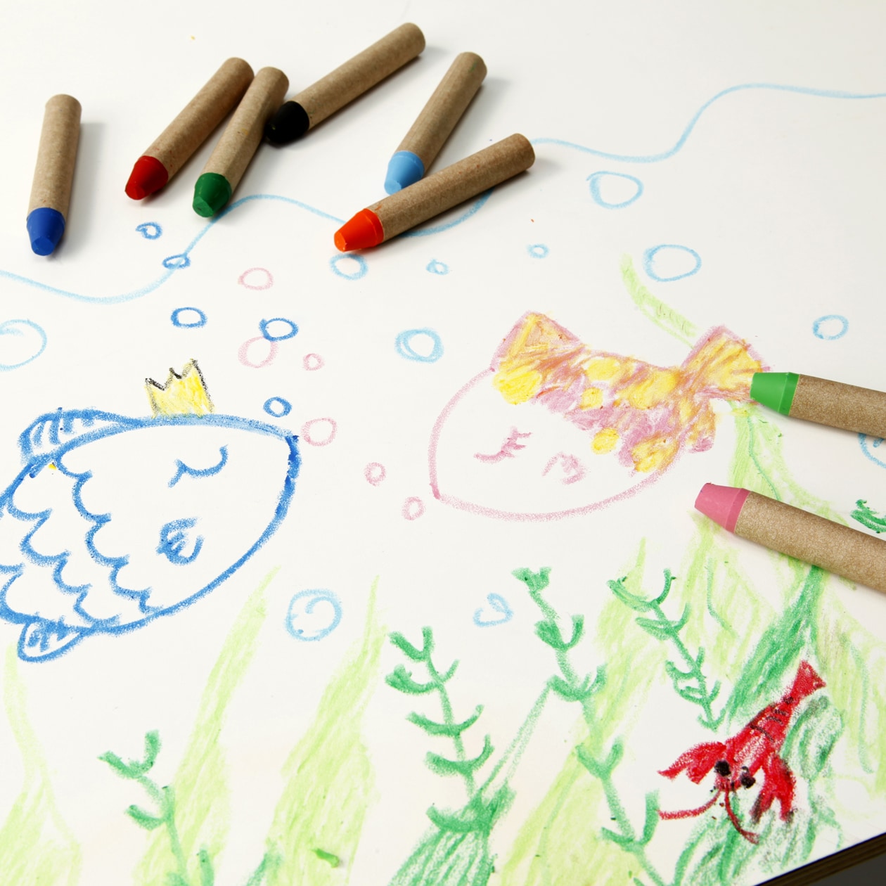 ぬれタオルで簡単におとせるクレヨン