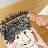 ぬれタオルで簡単におとせるクレヨン