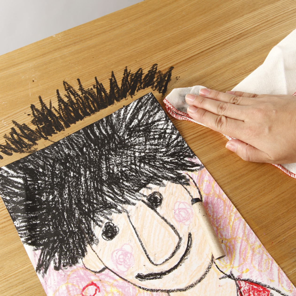 ぬれタオルで簡単におとせるクレヨン