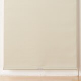 ポリエステルサテン遮光ロールスクリーン／アイボリー