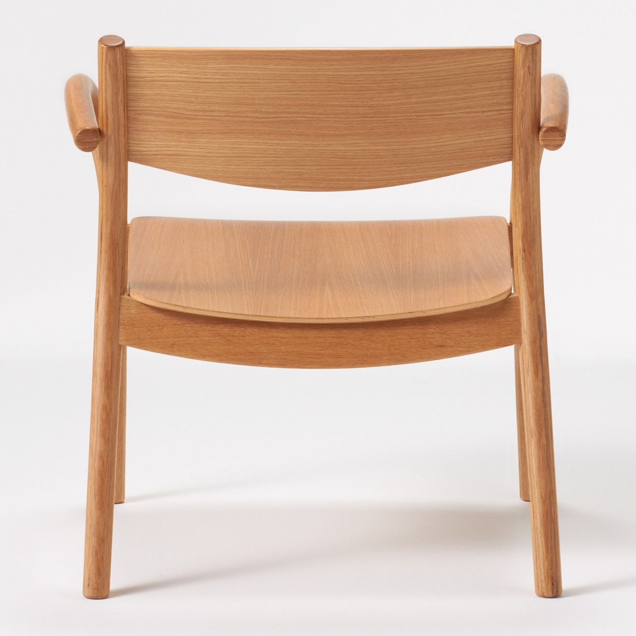 オーク材ラウンジアームチェア