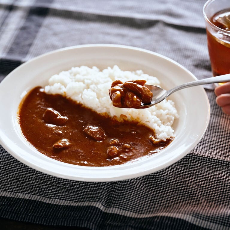 本場に学び、日本で愛される味を | 素材を生かしたカレー バターチキン