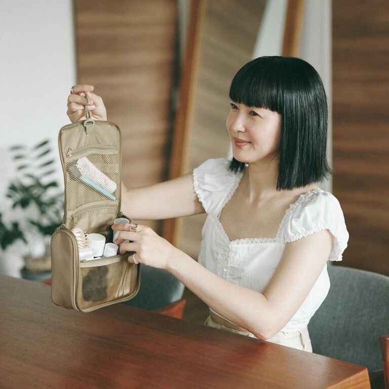 「日常使いできるものを、旅にも持っていきたい」 | ネックピロー、トラベルS字フック ほか