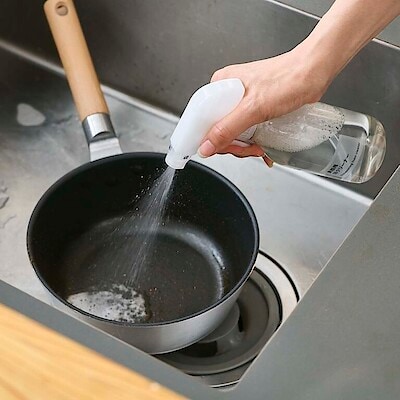 直接、吹きつける。食器用 希釈洗剤