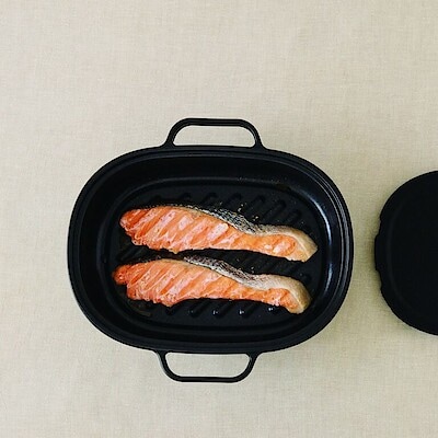 ［新商品］火を使わず、こんがり焼ける。レンジで焼き料理 グリルプレート
