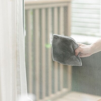 台風シーズン後がベスト「10分できれいになる網戸掃除法」