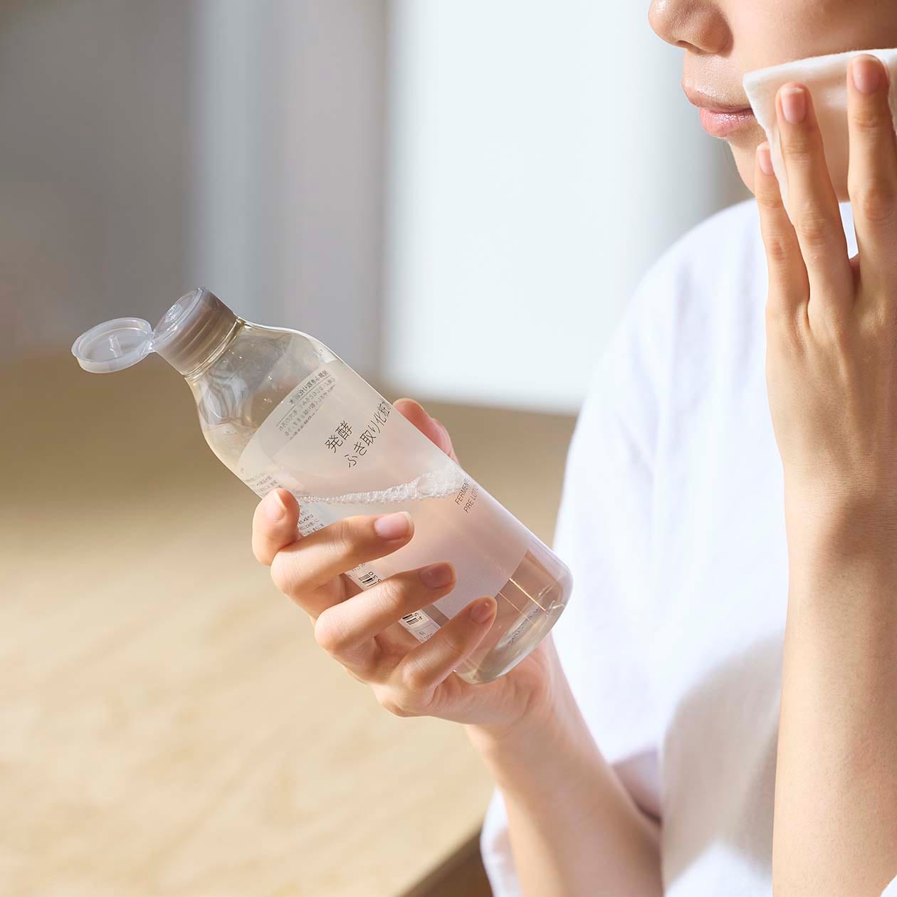 とろみですっきり。発酵ふき取り化粧水