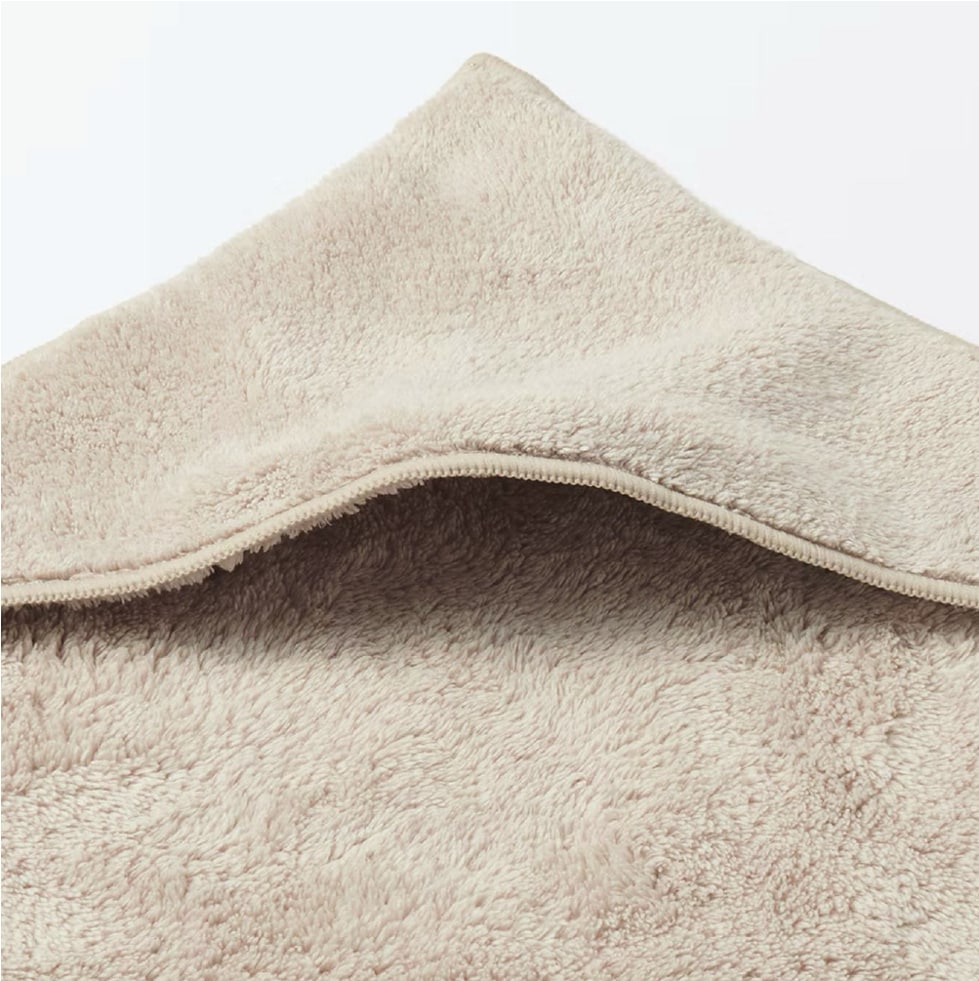 「手を入れるポケット」付き