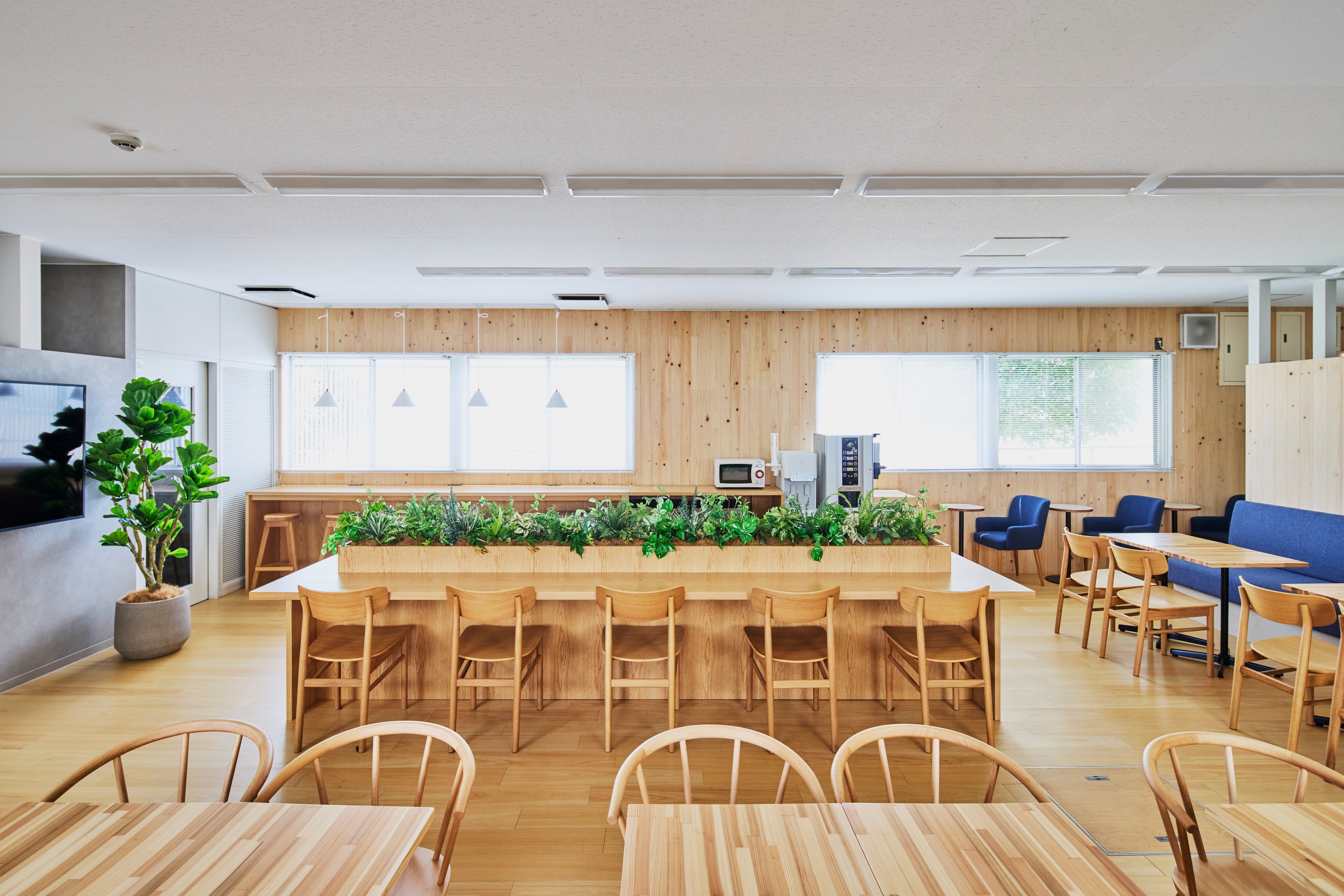 カフェテーブル 十字ベース – 法人向け空間商材 | 無印良品