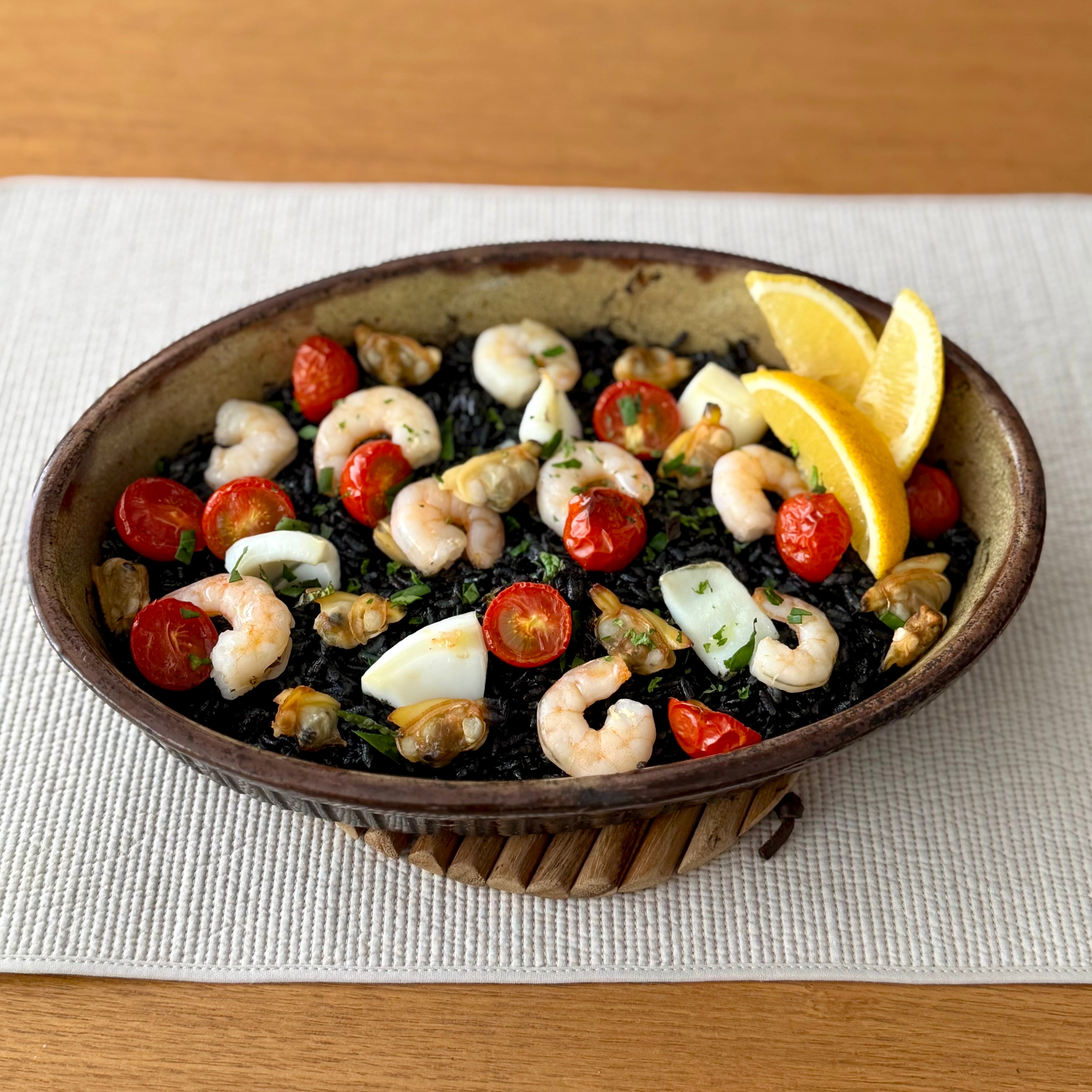 いかすみパスタソースで、バル風パエリア＆ポテサラ_fw3Ku5