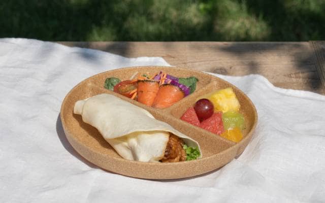 ヤシの端材を使った食器イメージ