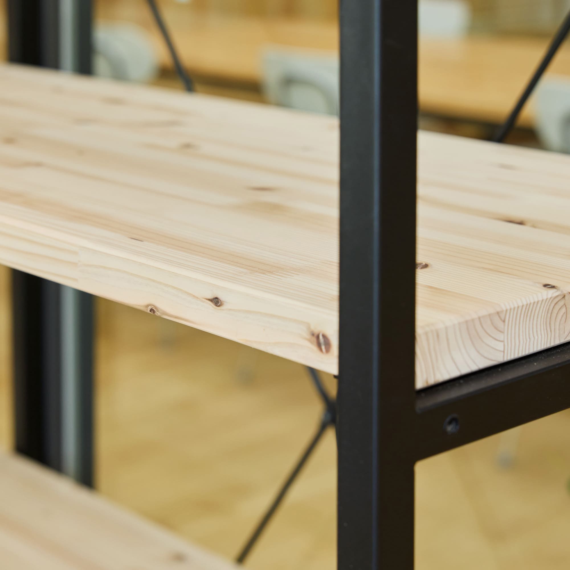 日本の木でできたシェルフ 4段 基本 棚幅940mm – 法人向け空間商