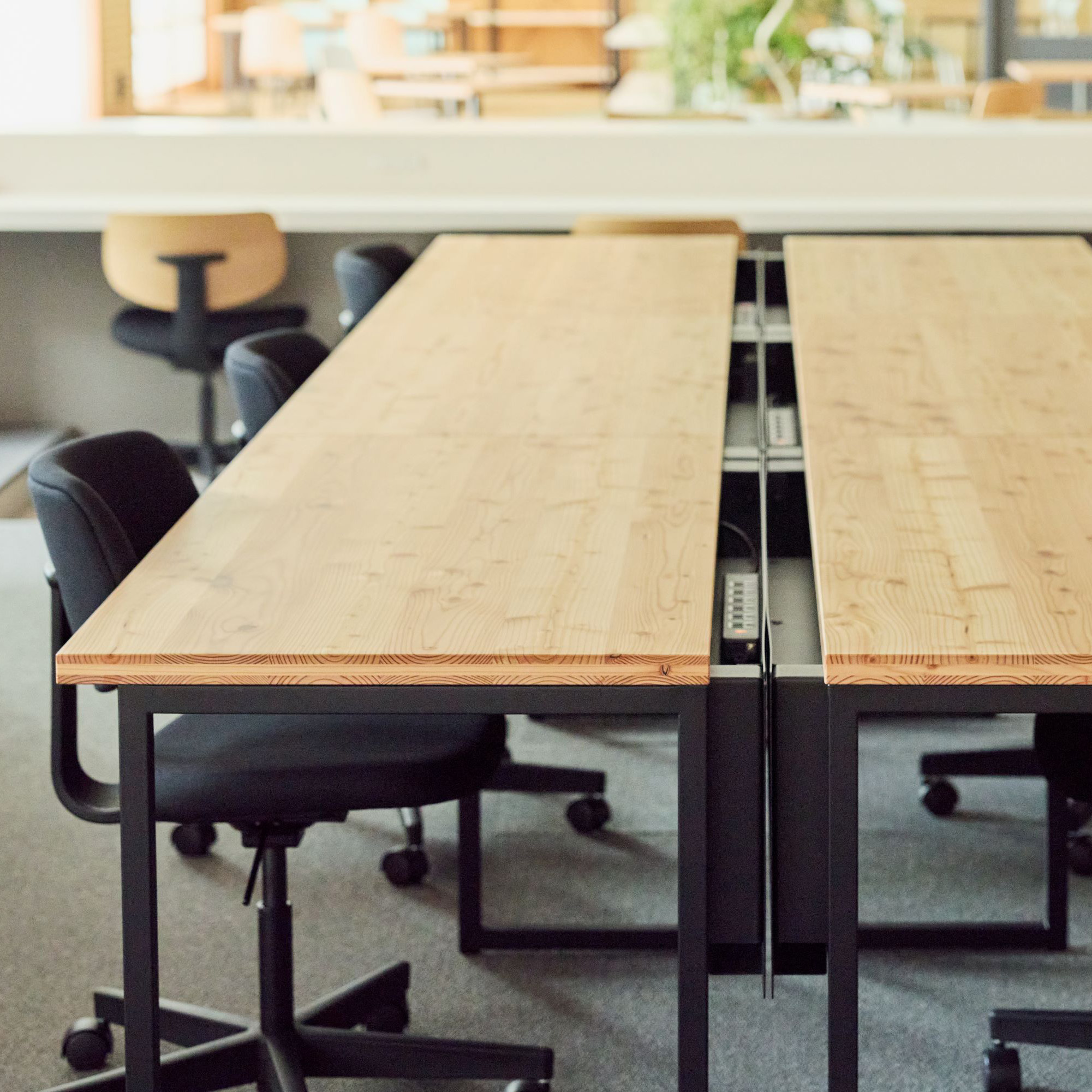 日本の木でできたワークデスク 奥行600mm 基本 幅1800mm