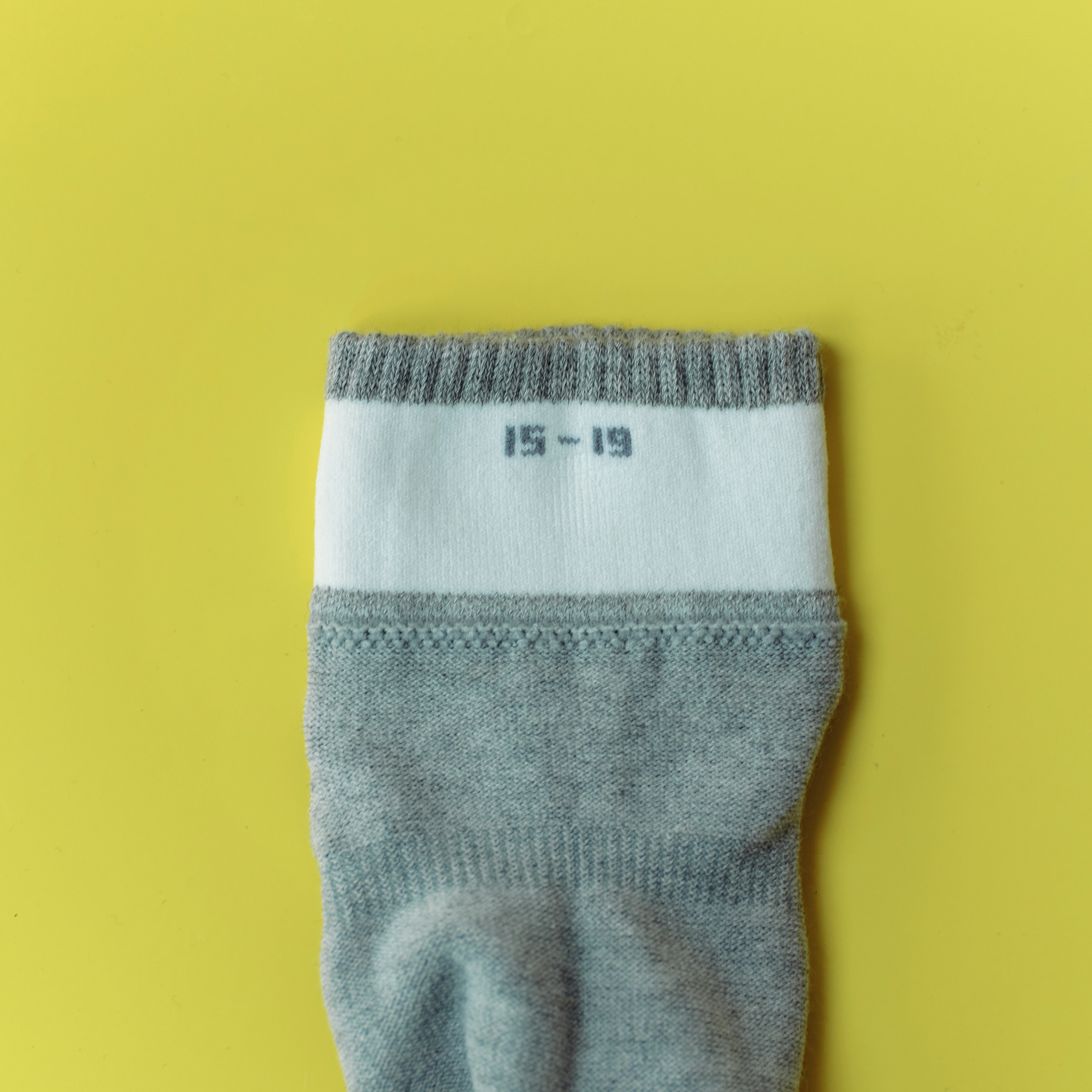 ずれにくいから、締めつけなくていい ｜ 足なり直角靴下