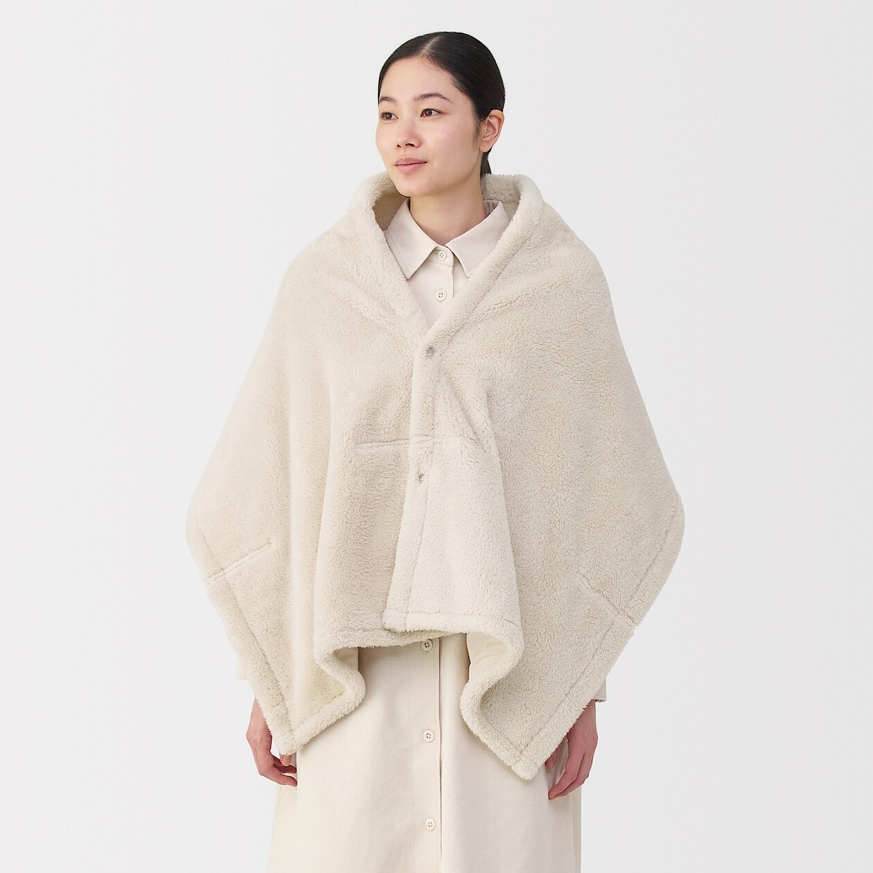 2025年10月 発売予定の衣料品・小物_AIuC4F