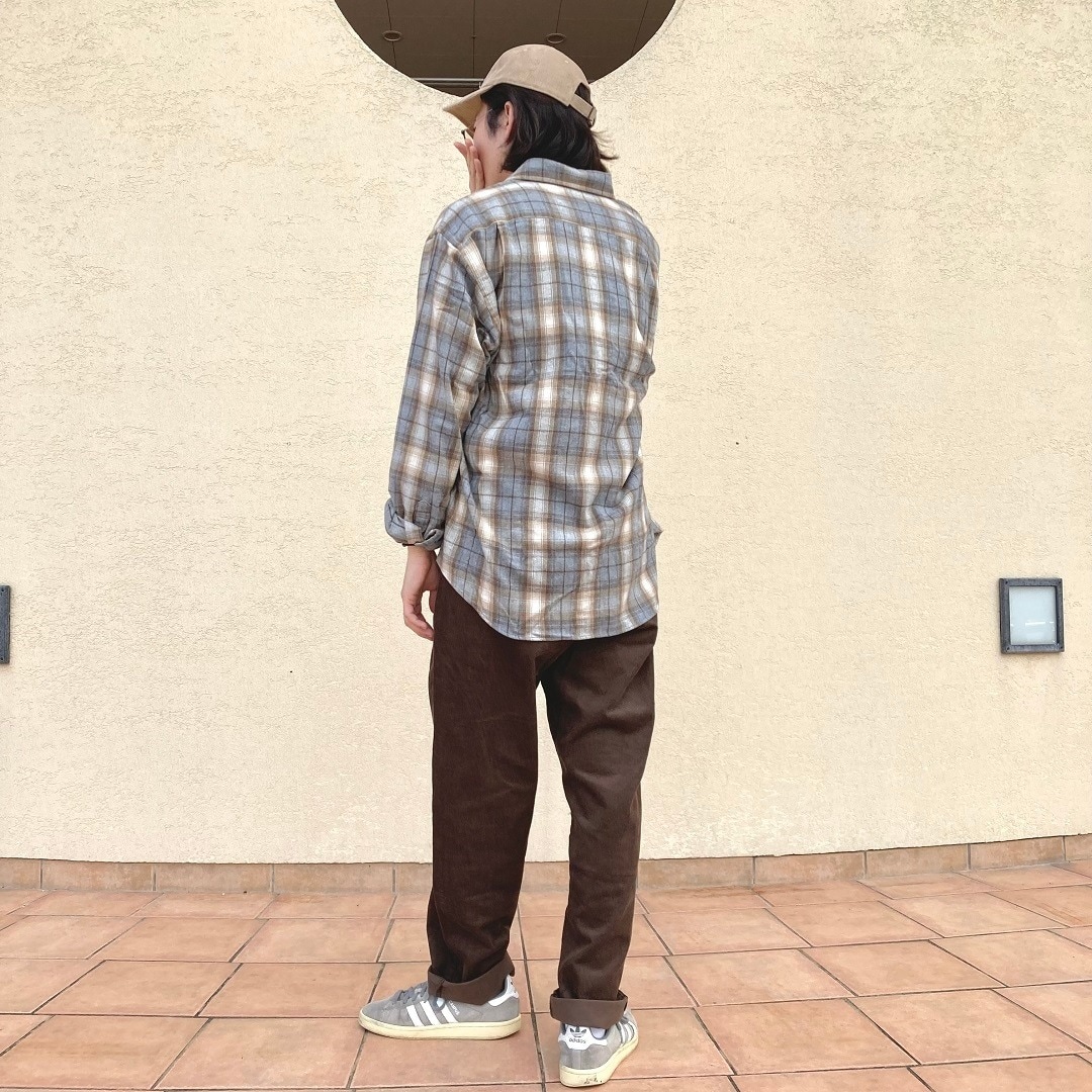 ［スタッフスナップ］着方も表情もいろいろ。秋の楽しみ、フランネルシャツ｜ 紳士編_JLzx9a