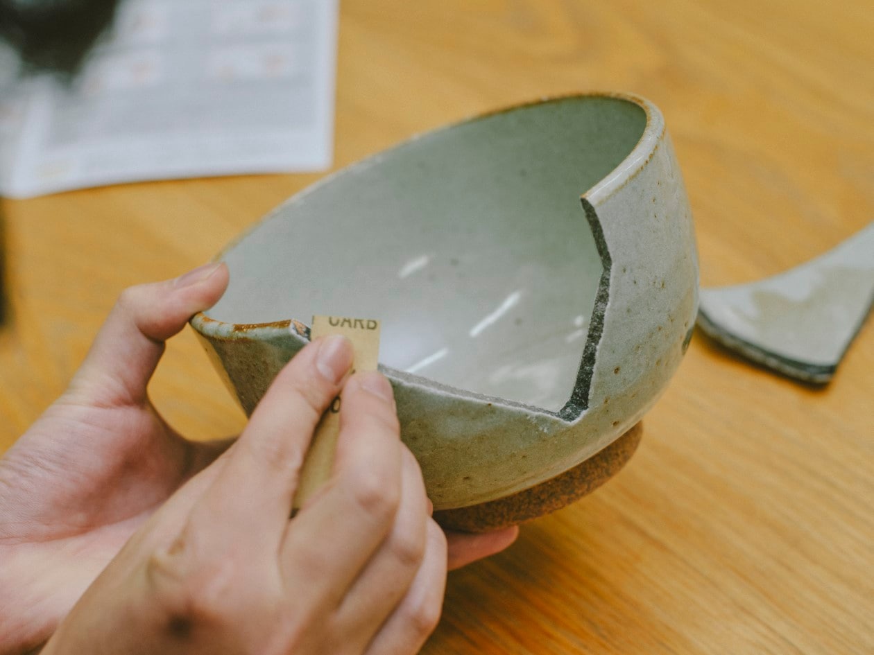 「金継ぎ」と「ダーニング」で手放しかけた大切なものがよみがえる | 無印良品リペアカフェ部【修繕編】