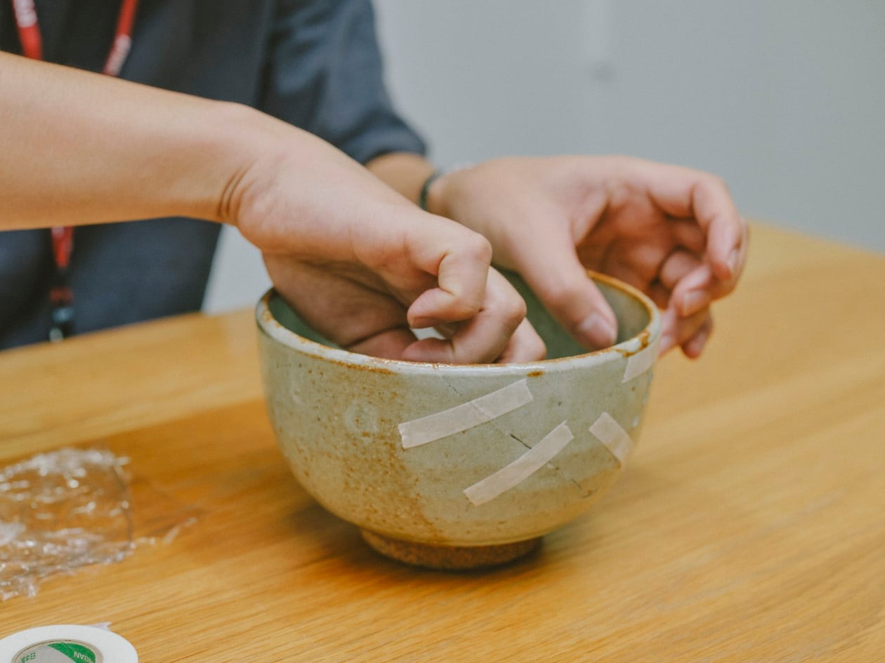 「金継ぎ」と「ダーニング」で手放しかけた大切なものがよみがえる | 無印良品リペアカフェ部【修繕編】