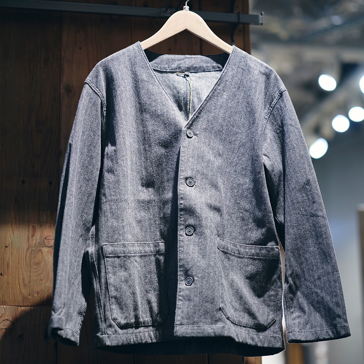 服好きスタッフが、「無印良品週間」で買いたいもの | 起毛ヘリンボーンのセットアップ、エルボーパッチ付きクルーネックセーター_q16o4p