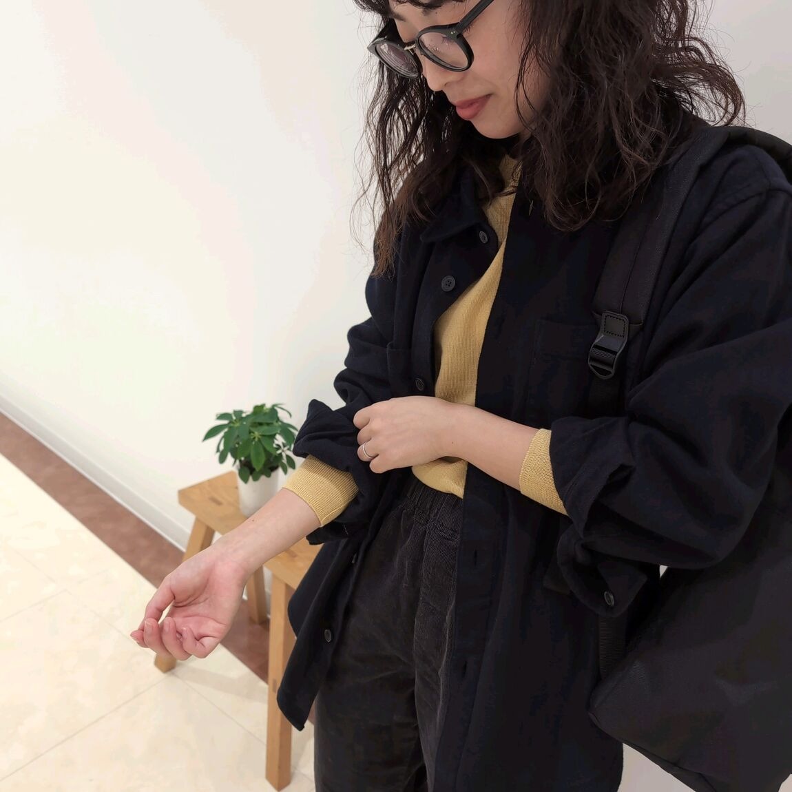 【スタッフスナップ】バッグと服が合うと、なんだかうれしい。_ztC5uP
