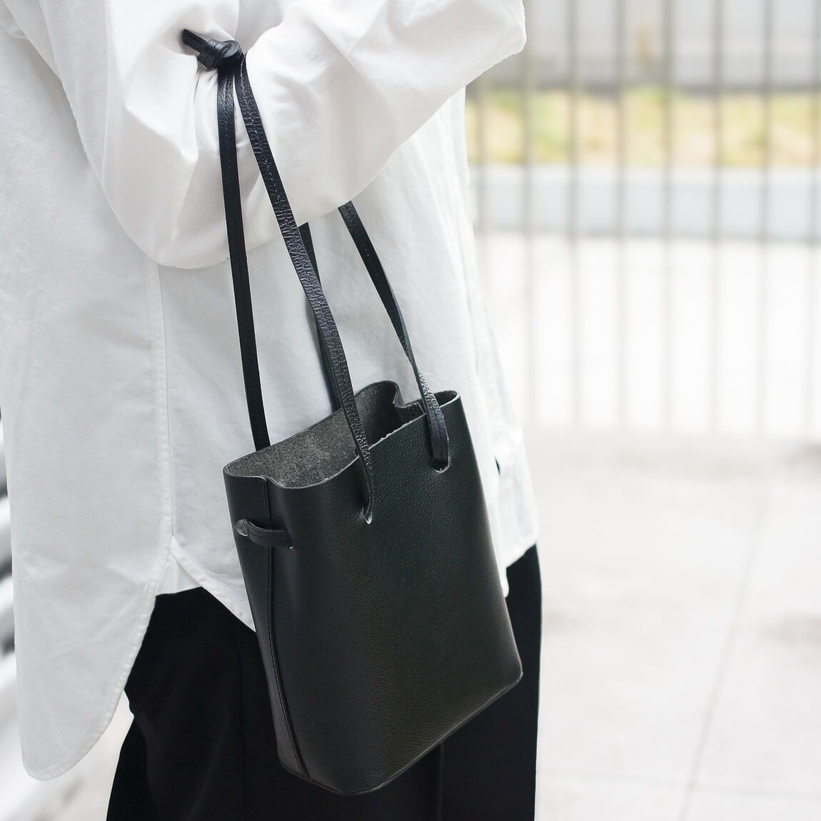 【スタッフスナップ】バッグと服が合うと、なんだかうれしい。_6YQ6YB